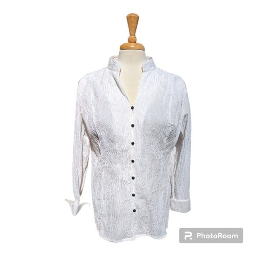 Classiques Entier White Mandarin Collar V Neck Blouse in Women's 16W